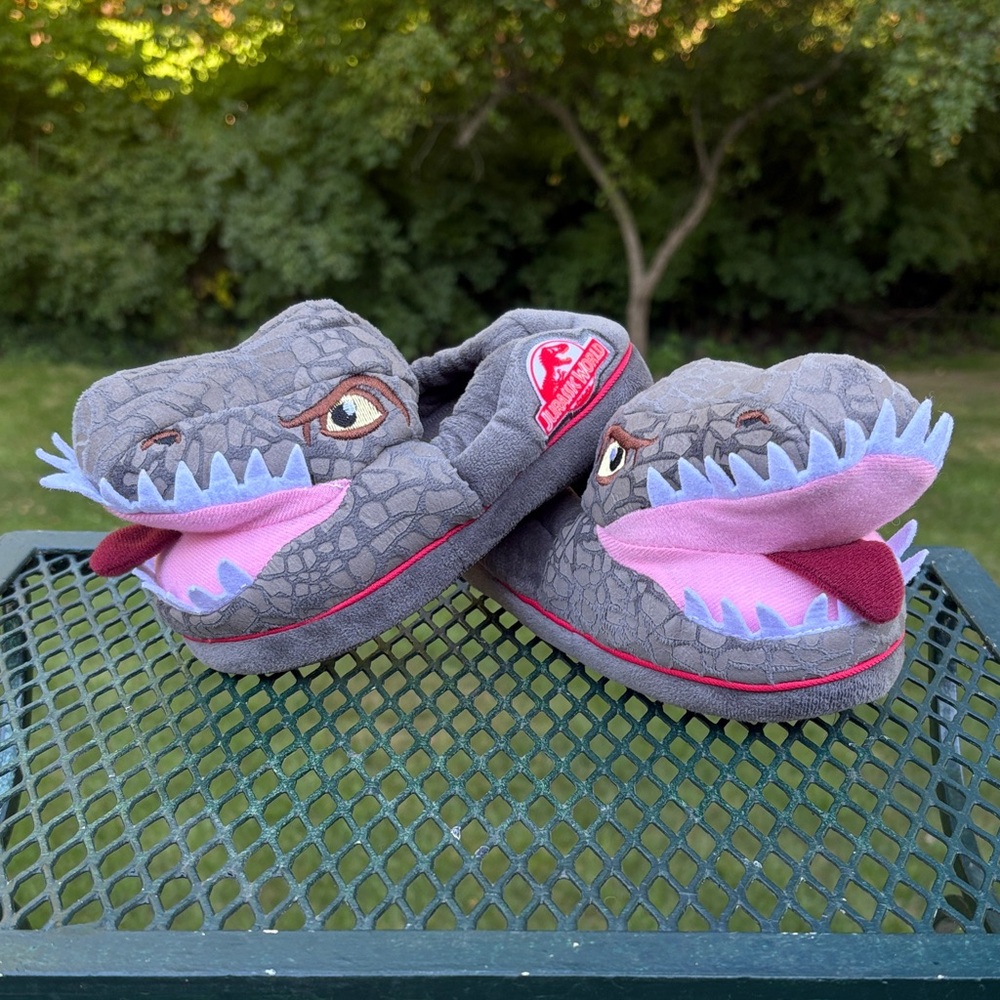 Jurassic World Gray Dinosaur Kids Slippers Size 11-12